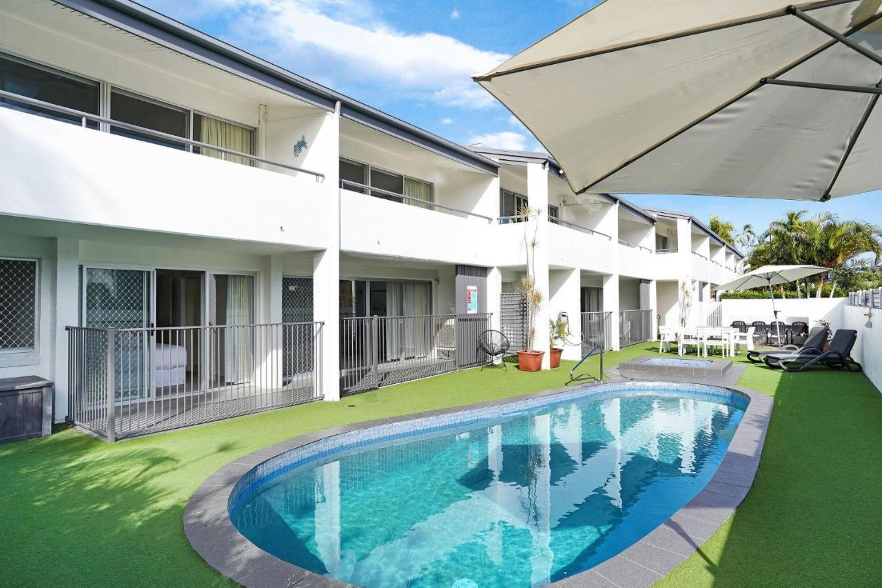 Noosa Parade Holiday Inn Exterior photo