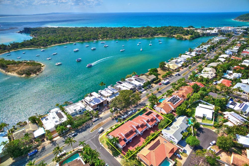 Noosa Parade Holiday Inn Exterior photo