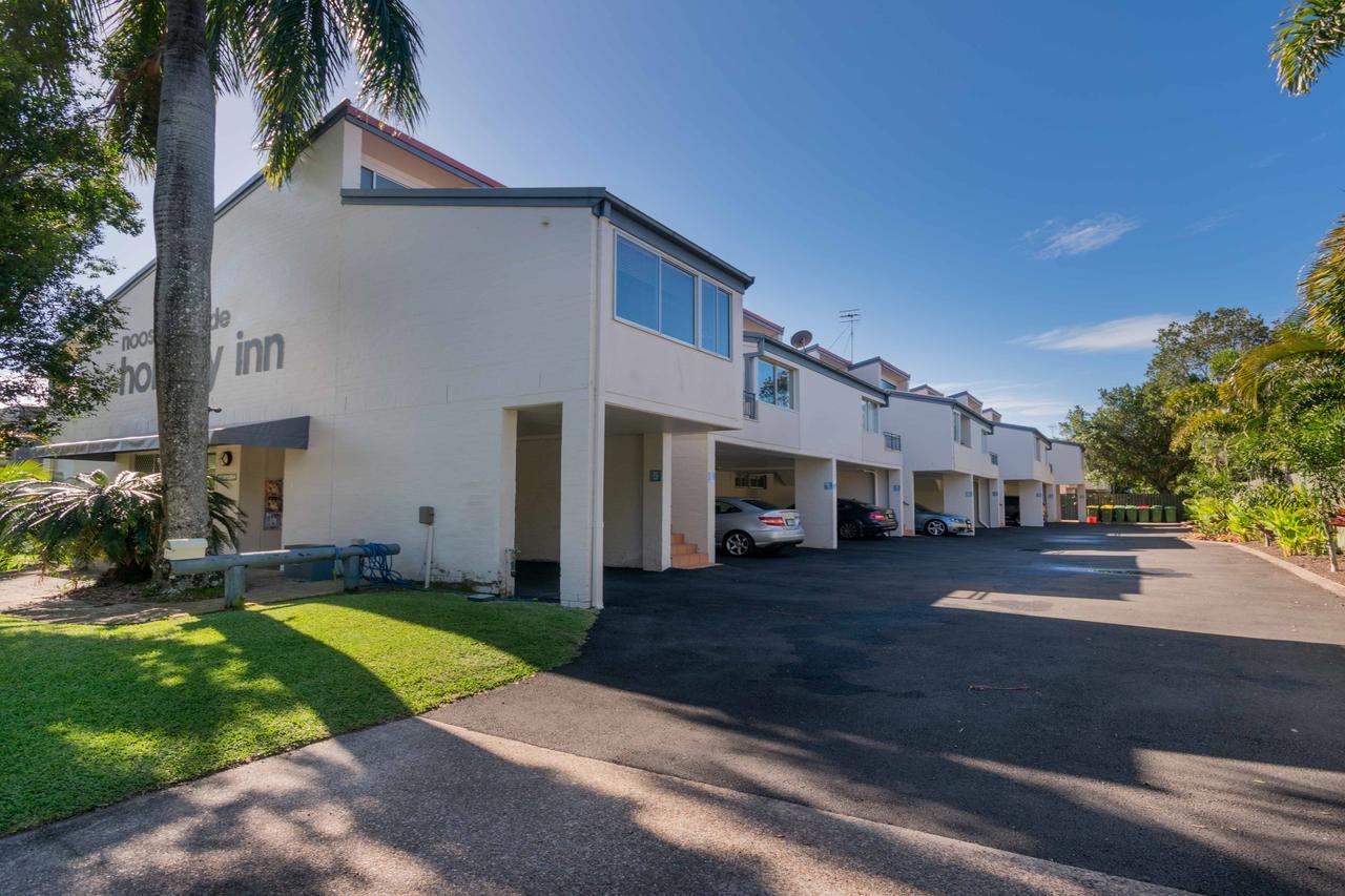 Noosa Parade Holiday Inn Exterior photo